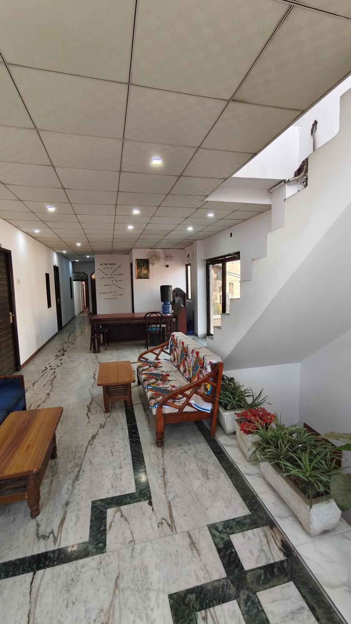 Rajdhani Guest House Фаридабад Экстерьер фото